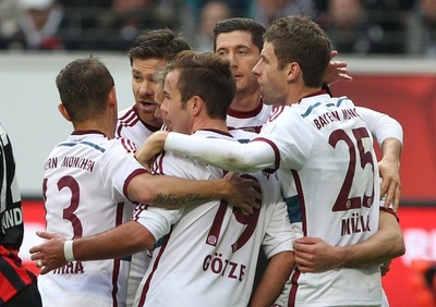 バイエルンがフランクフルトに大勝、ミュラーがハットトリック達成