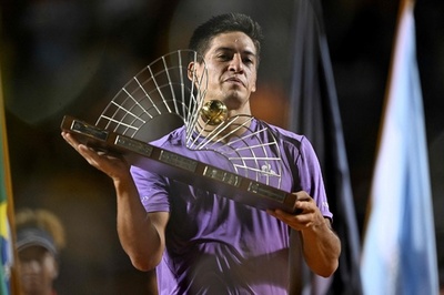 バエスが予選勝者ナボーネ下し優勝 リオOP