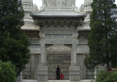 367年経て初めて「ご開帳」 清の王朝寺院