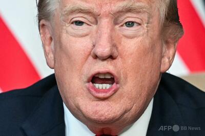 トランプ氏、イラン次第で「再び頭上に爆弾落とす」