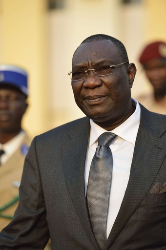 中央アフリカ大統領、宗教間の衝突を阻止できず辞任