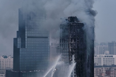 26階建て高層ビルで火災、けが人なし 中国・河北省