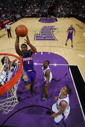 サンズ キングスを降し6連勝