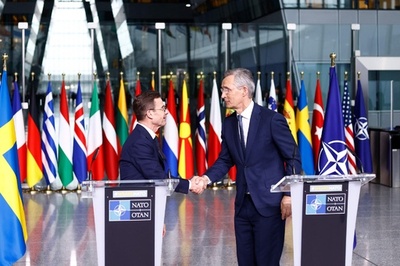 NATO本部でスウェーデン加盟式典 事務総長、プーチン氏の戦略ミス指摘