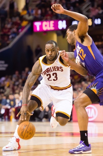 キャバリアーズが勝利、ホークスはセブンティシクサーズに敗れる