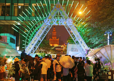 上海で人気の夜市「安義夜巷」、ナイトライフの活性化を後押し