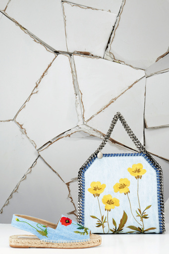 アクセサリー編：花と乗馬モチーフ取り入れ華やかに、「ステラ マッカートニー」16年クルーズコレクション