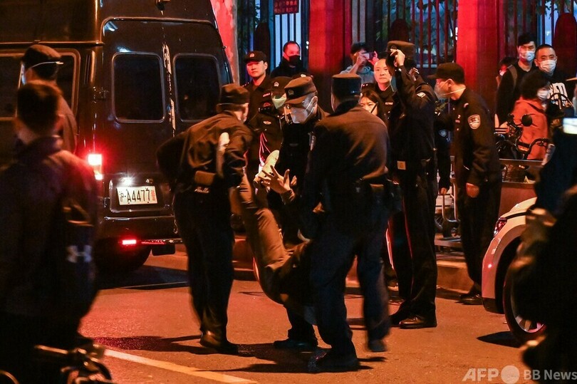 上海デモ現場で2人逮捕