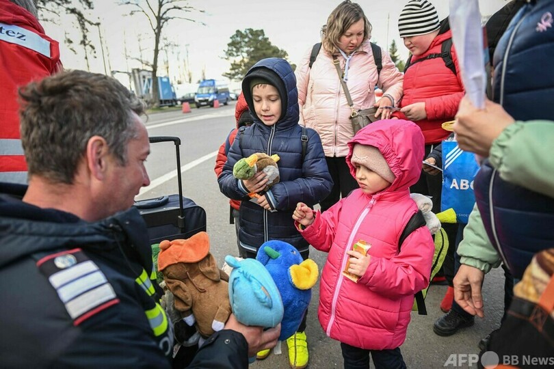 国外避難したウクライナ人、500万人超に 国連