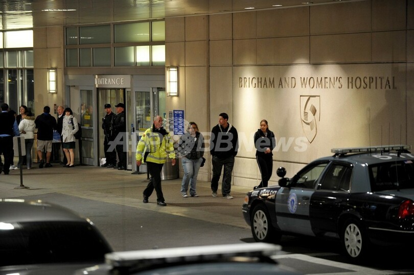 ボストン・マラソンで複数の爆発、3人死亡 100人超負傷