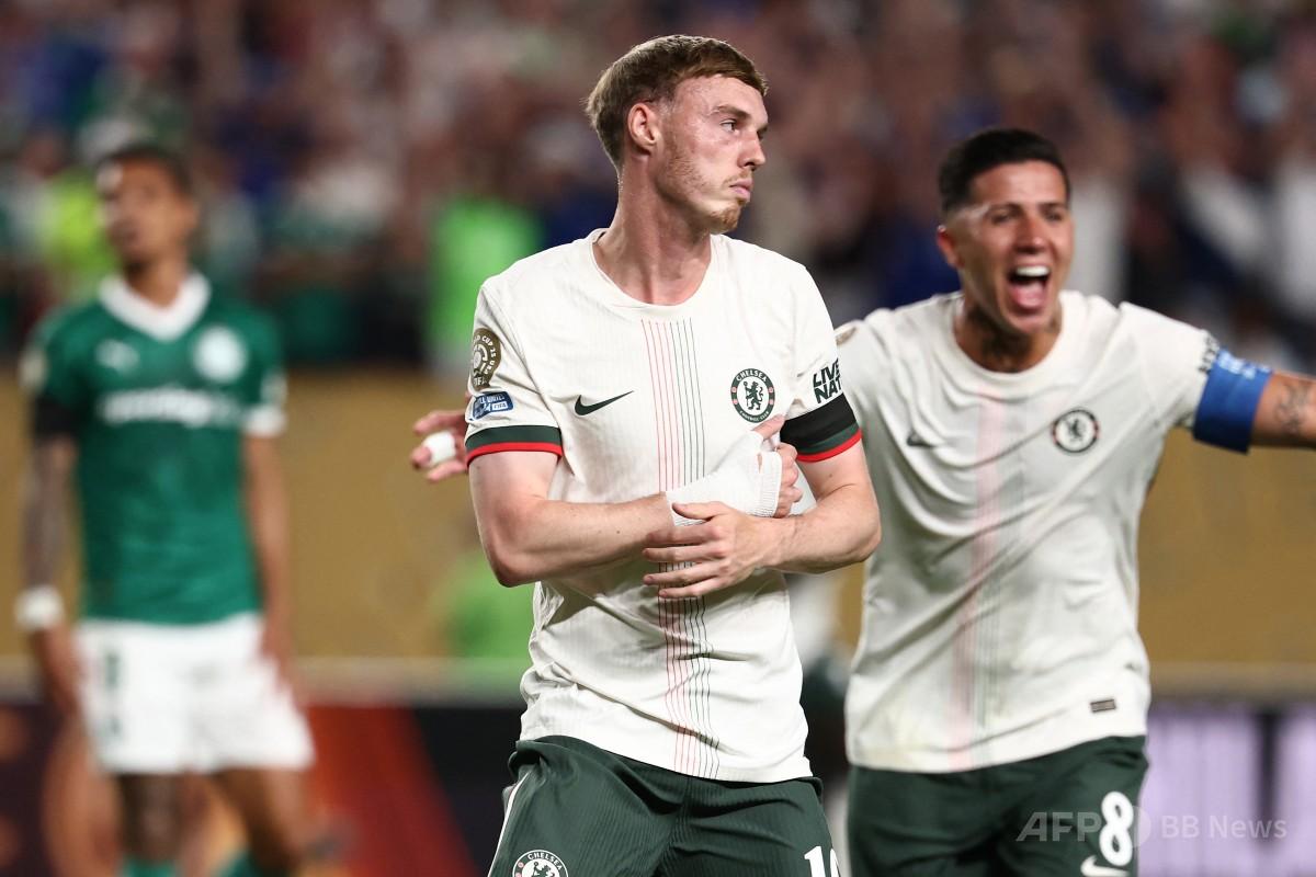 チェルシー　リバーシブル　クラブW杯優勝　football S サッカー サッカークラブW杯、チェルシーが優勝 パーマーが2ゴール1