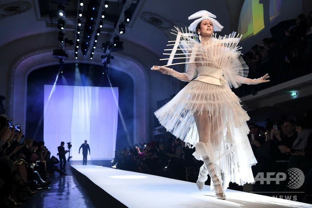 ジャンポール・ゴルチエ」19年春夏パリ・オートクチュール 写真82枚