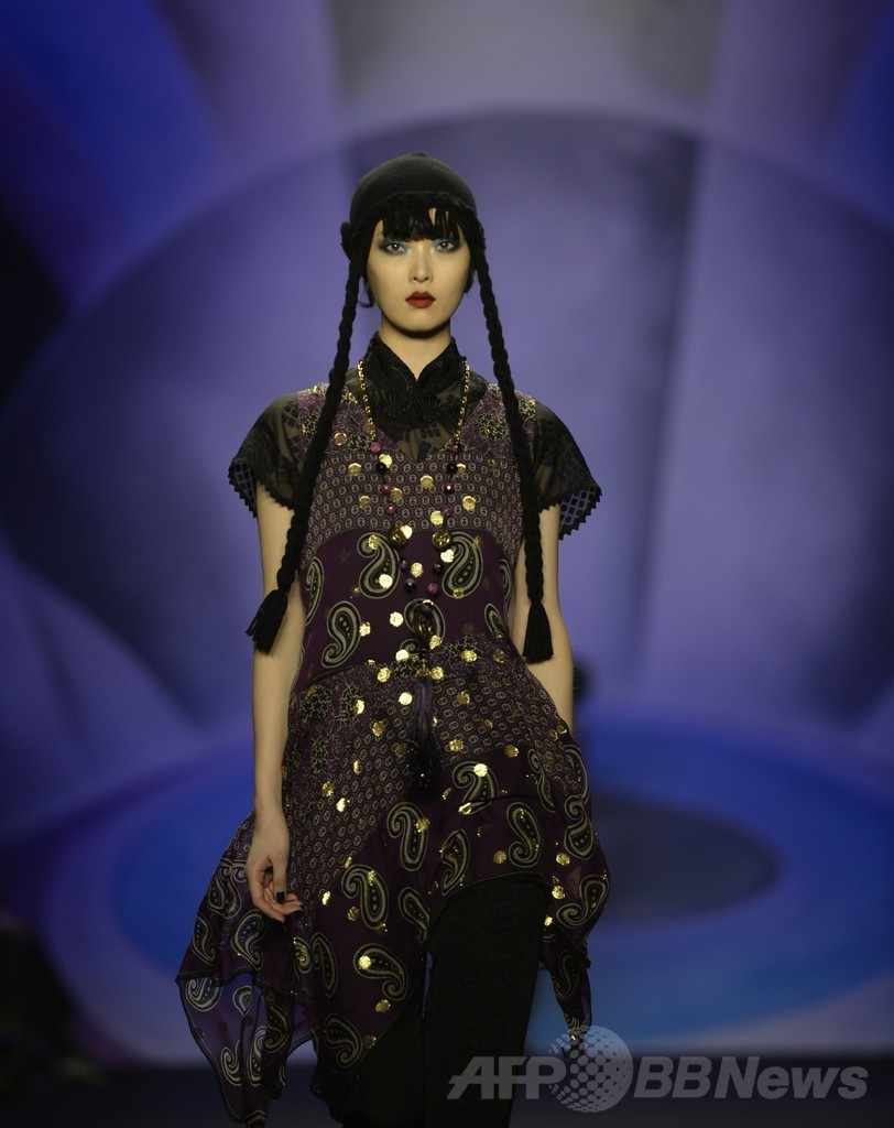  ＜14/15年秋冬NYコレクション＞アナ スイ