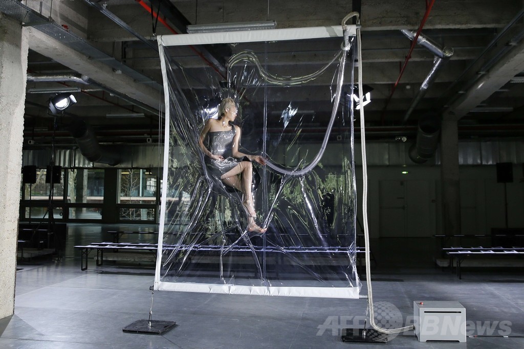 ＜14/15年秋冬パリコレクション＞イリス・ヴァン・ヘルペン