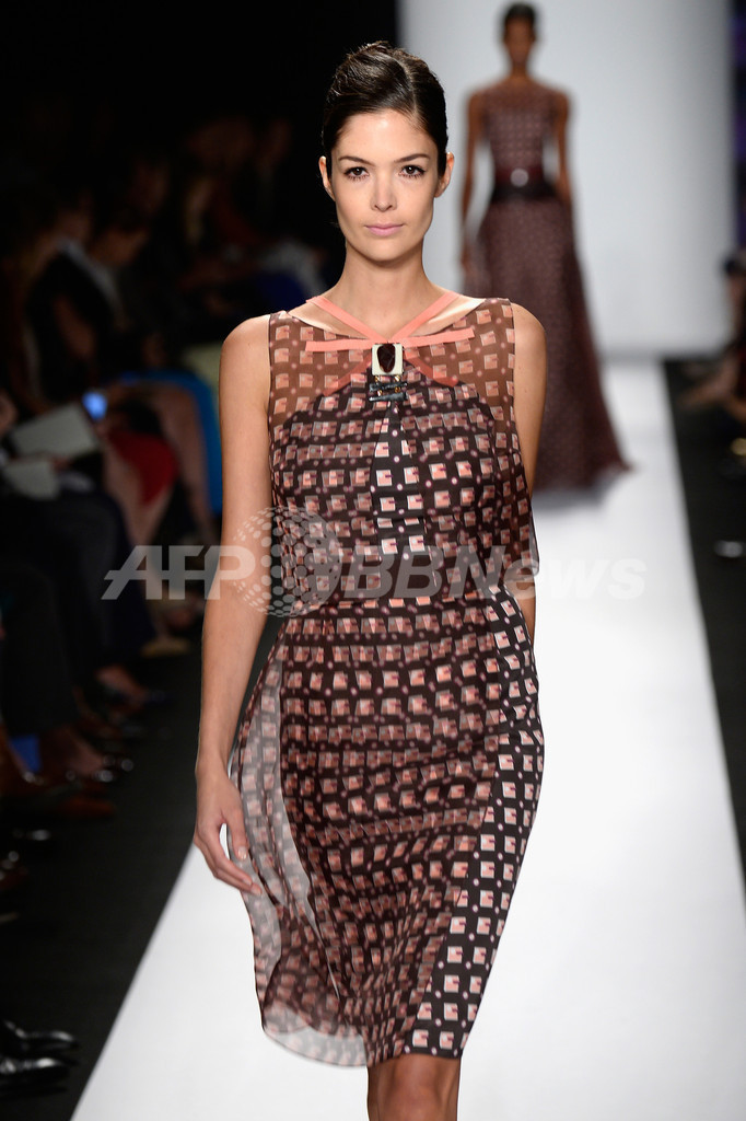 ＜14年春夏NYコレクション＞キャロリーナ ヘレラ