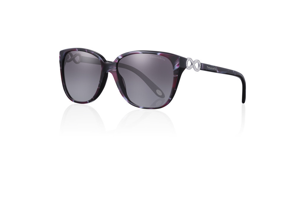 「ティファニー」からホリデーシーズンに向けた新作アイウェア登場