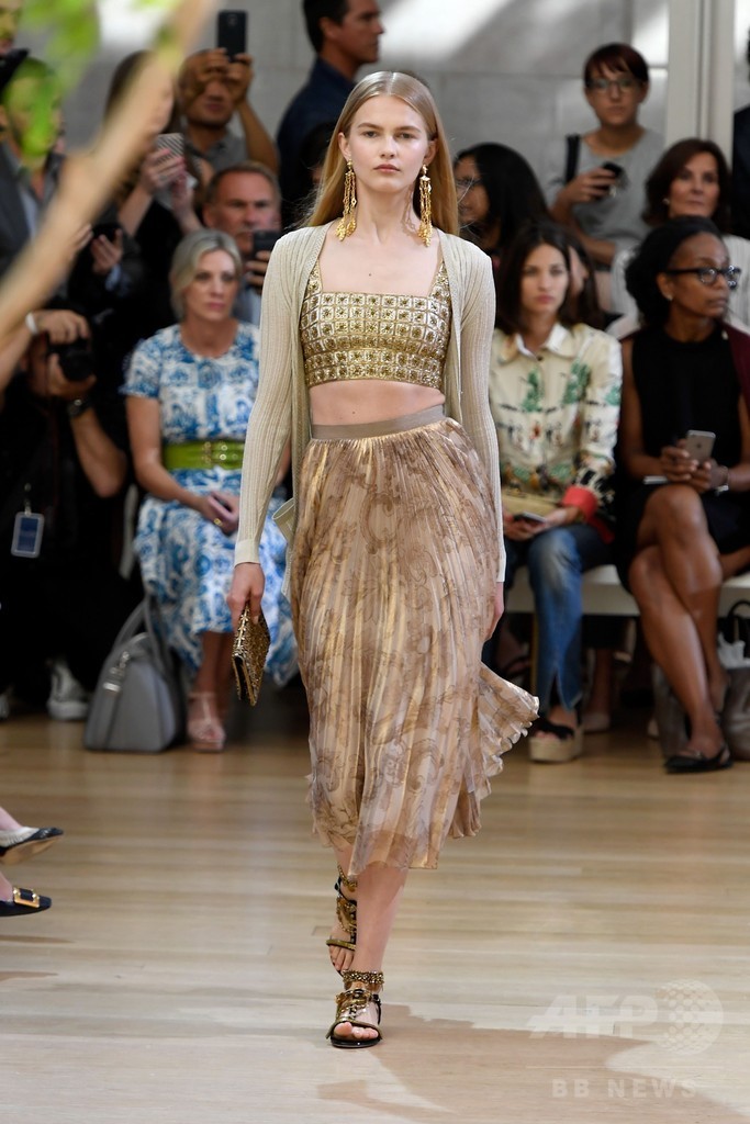 「オスカー・デ・ラ・レンタ」17年春夏