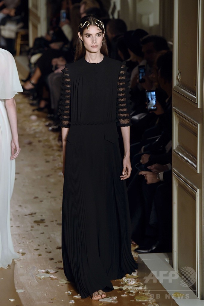 「ヴァレンティノ」16年春夏オートクチュール