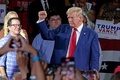 米ミシガン州フリントで市民との対話集会に出席したドナルド・トランプ前大統領（2024年9月17日撮影）。(c)JEFF KOWALSKY / AFP