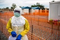 南スーダンの首都ジュバで、世界保健機関（WHO）が実施したエボラ対策の訓練に参加する保健省職員（2019年8月14日撮影、資料写真）。(c)PATRICK MEINHARDT / AFP