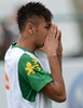 サッカーブラジル代表のネイマール（Neymar da Silva Santos Junior）が、5年契約を結んだばかりのスペイン1部リーグ、FCバルセロナ（FC Barcelona）との入団会見を6月3日に行う前に、1日にリオデジャネイロ（Rio de Janeiro）で行われるブラジル対イングランドの国際親善試合に出場することが明らかになった。

リオデジャネイロでブラジル代表のトレーニングに臨むネイマール（Neymar da Silva Santos Junior、2013年5月29日撮影）。(c)AFP/VANDERLEI ALMEIDA