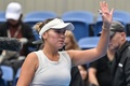 女子テニス、東レ・パンパシフィック・オープン、シングルス準々決勝。勝利を喜ぶソフィア・ケニン（2024年10月25日撮影）。(c)Richard A. Brooks / AFP