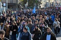 大学生の焼身自殺未遂を受け、仏リヨンで行われた学生らの抗議デモ（2019年11月12日撮影）。(c) PHILIPPE DESMAZES / AFP