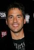 写真は会場に到着したTVパーソナリティのトニー・ポッツ（%%Tony Potts%%）。(c)AFP/Getty Images Michael Buckner