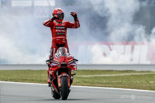 M・マルケスがオランダGP優勝 弟は左手骨折 写真4枚 国際