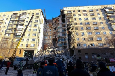 ロシアの住居ビル爆発事故、死者14人に