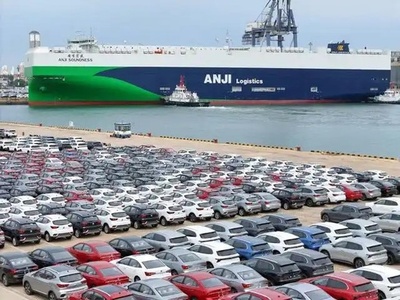 世界最大の自動車専用ローロー船 中国東部煙台港から欧州へ向け出航
