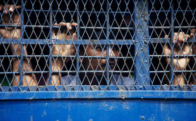 バングラデシュの抗議デモで、新たに教授5人が逮捕