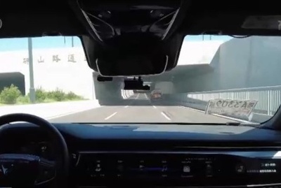 武漢、重慶で無人の自動運転タクシーの商業運用を開始