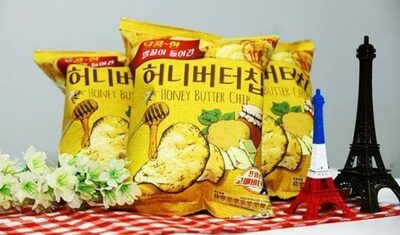 韓国「ハニーバターチップ」の包装はどうなる…日本のカルビーはインク不足で白黒に