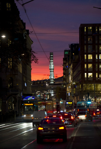 バス停の照明で心も明るく、冬の日照不足を補う スウェーデン