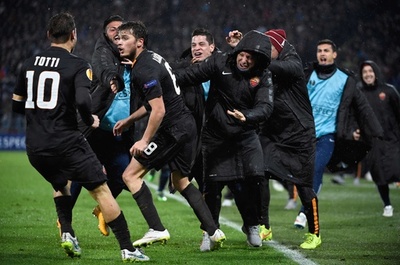 ローマ、敵地で妨害受けるもベスト16入り ヨーロッパリーグ