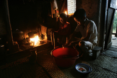 自宅室内の空気汚染、約28億人に健康リスク 寿命縮める恐れも