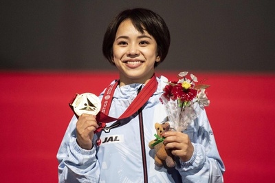 村上がゆか金、芦川も平均台優勝 橋本は鉄棒で銀 世界体操