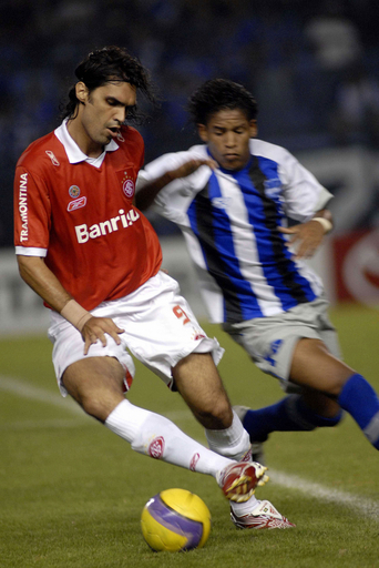 ＜サッカー 07リベルタドーレス杯南米選手権＞インテルナシオナウ アウェイでエメレクに勝利 - エクアドル