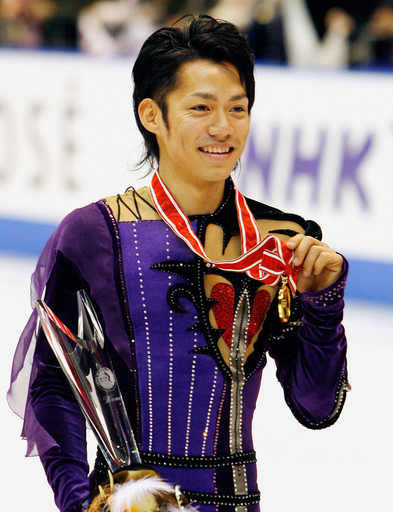 高橋大輔 逆転優勝でNHK杯2連覇