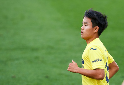 ビジャレアル久保、決勝弾演出も試合終了間際に退場処分