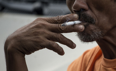 喫煙による世界の死者数、1990年から5%増 研究