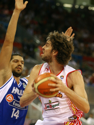 スペイン ギリシャ降す