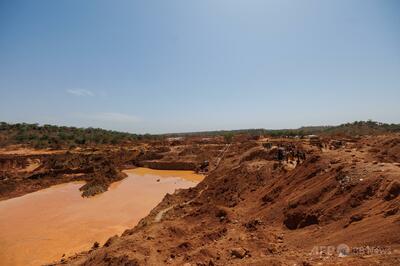 マリで違法金鉱山が崩落、48人死亡