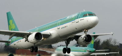 機内で「エボラ注意」と落書きした乗客に罰金、アイルランド