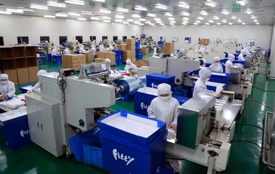 春節休暇明けの工場再開に試練、最大のネックはマスク調達