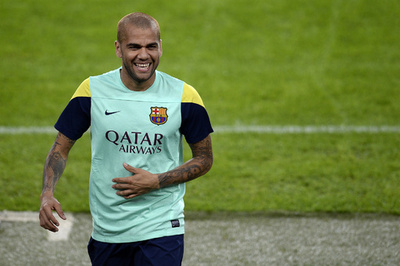 バルセロナのアウベスにバナナ投げた男を逮捕