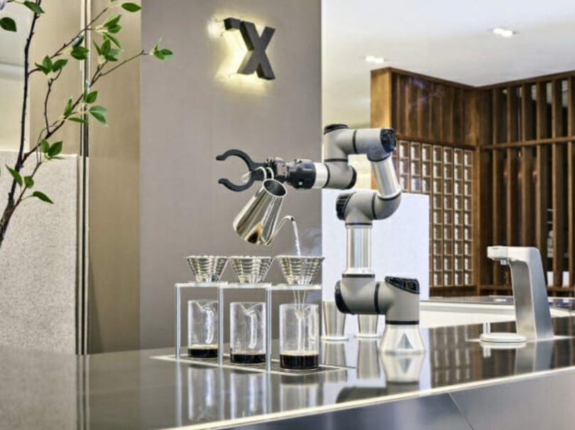 エックスワイジーのバリスタロボット「バリス」(c)KOREA WAVE