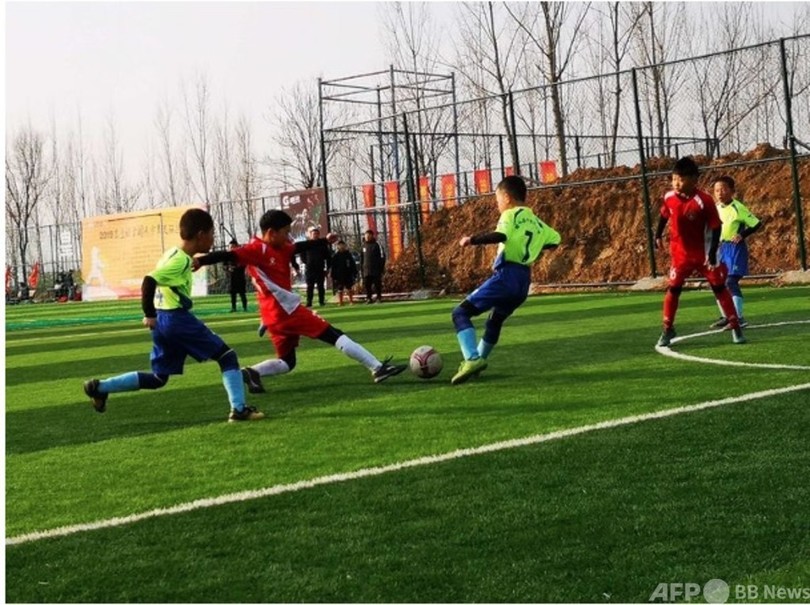 村の小学校、サッカーで描く夢 中国・甘粛省