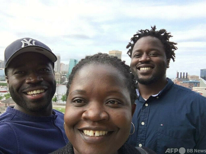 精神科病院で黒人男性が窒息死、警官らが押さえ付ける映像公開 米